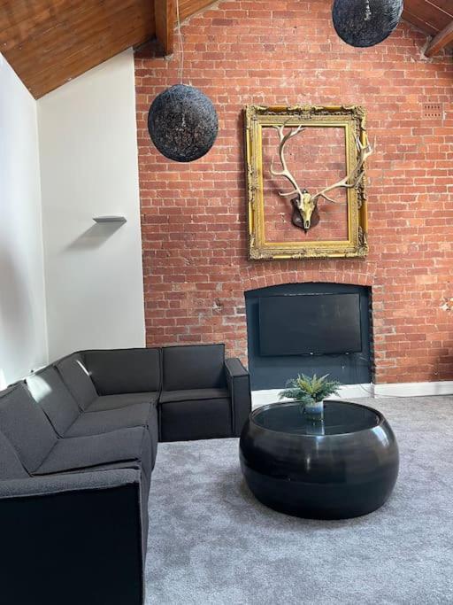 Gorgeous 2 Bed Loft Style Apartment Manchester Exterior photo